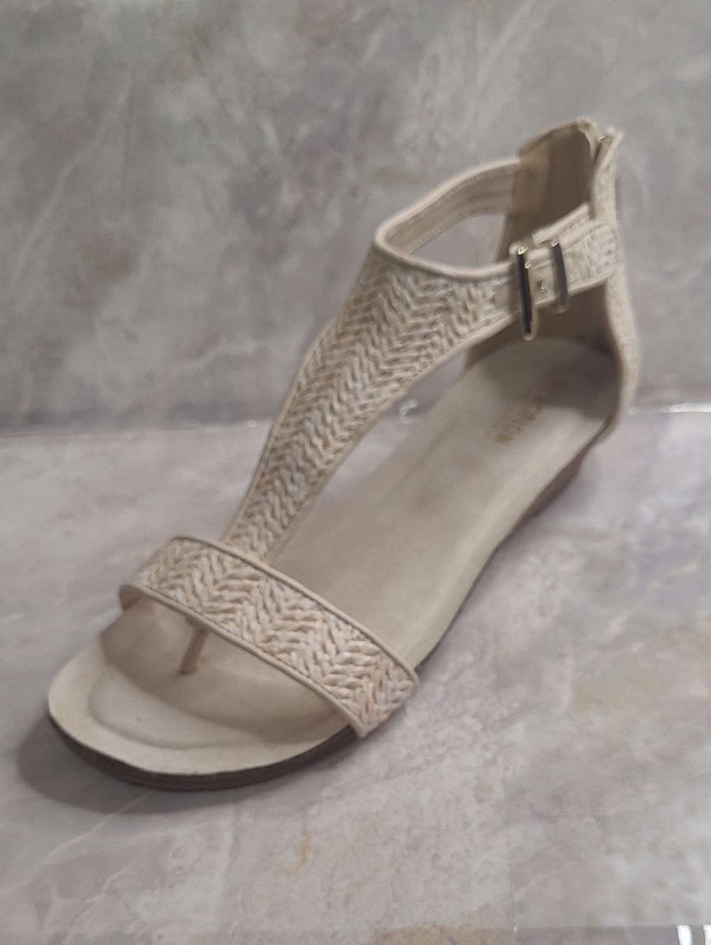 Reaction By Kenneth Cole Strappy Woven Sandals in Beige Like New
